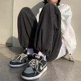 黑灰色
