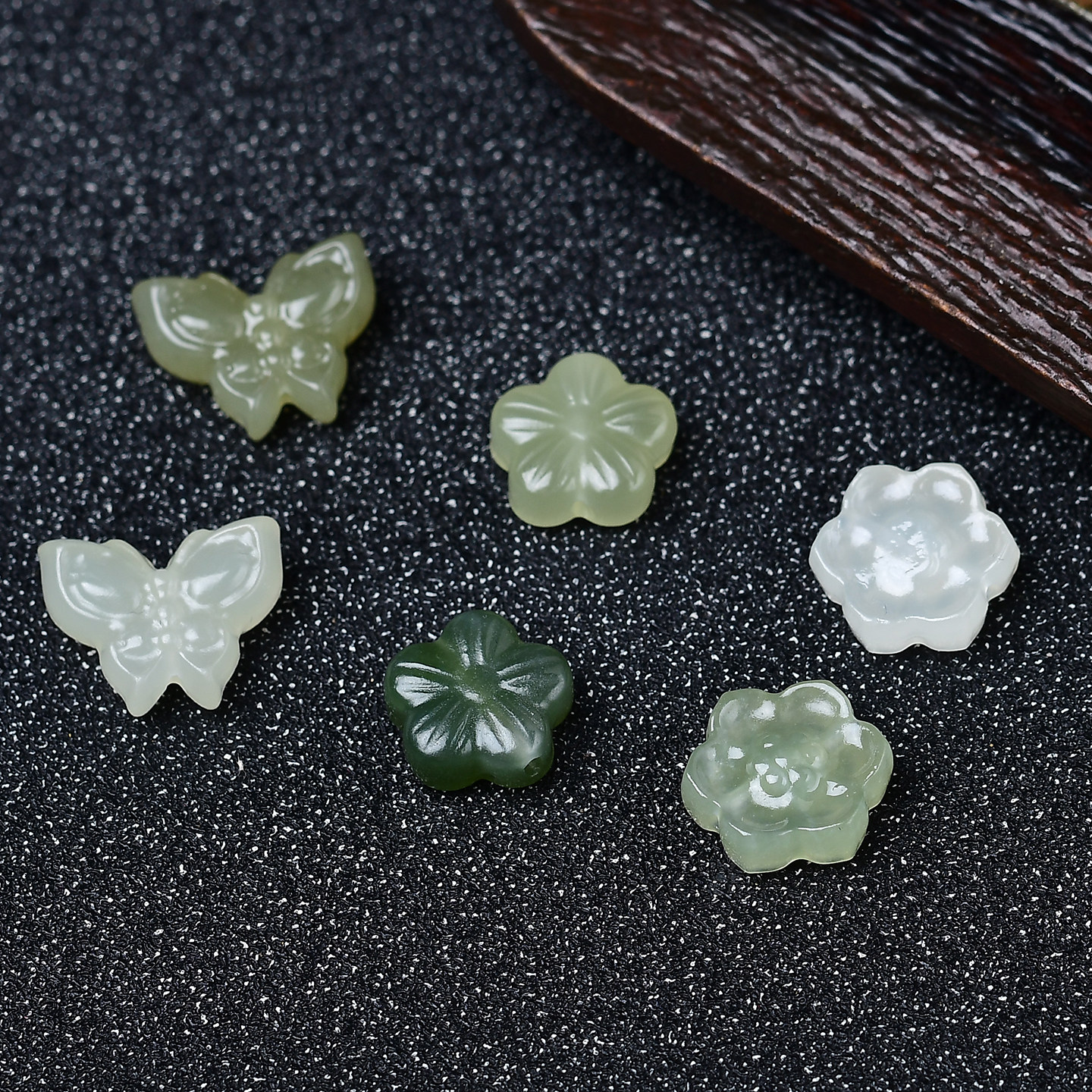 天然和田玉梅花蝴蝶小花配件晴水呀玉石通孔隔珠手链吊坠diy配饰