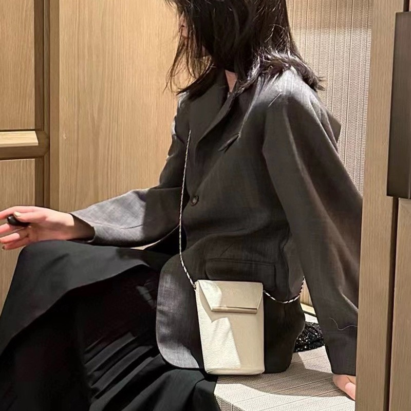 链条银色小包包2024新款高级感