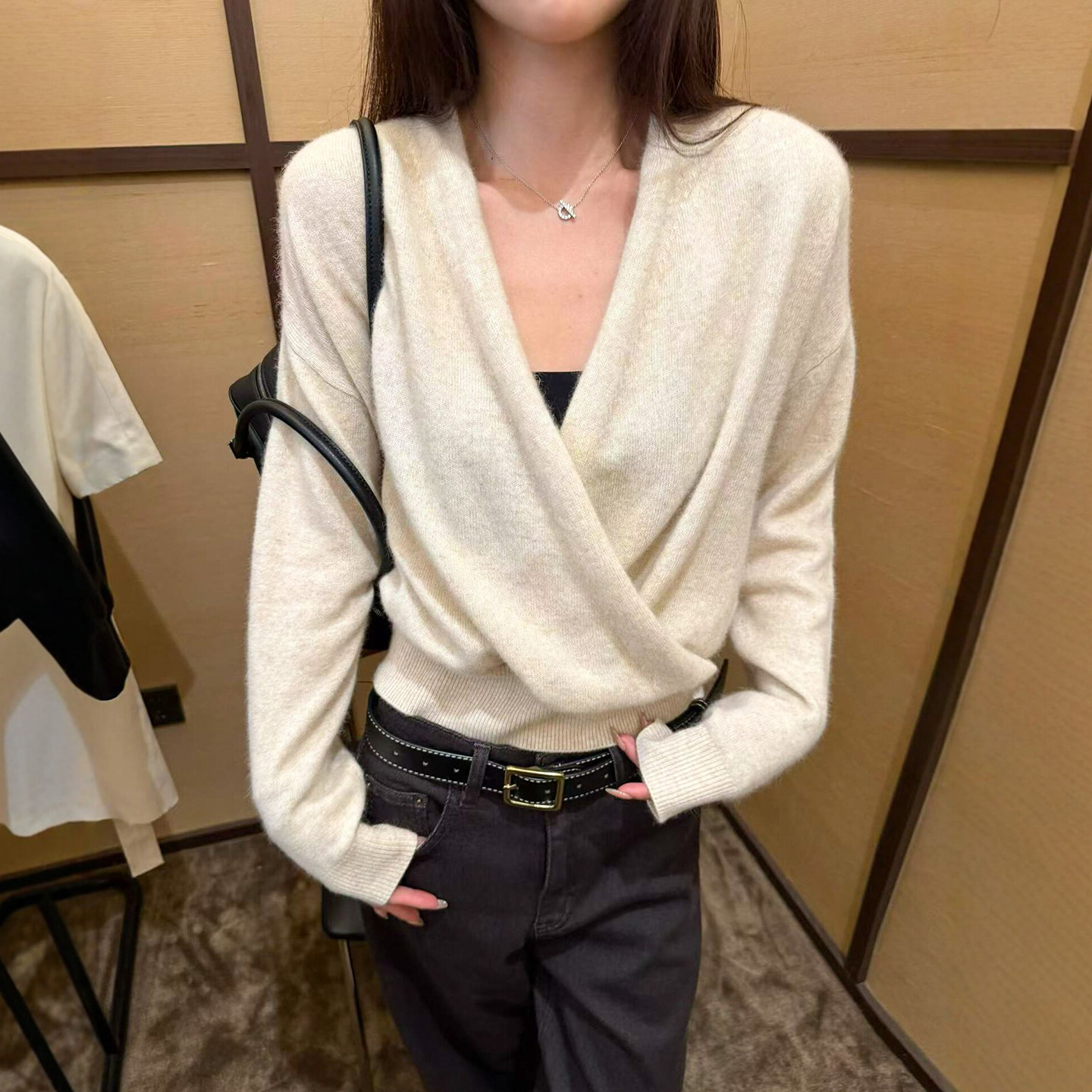 不规则V领羊毛针织衫女欧货上衣