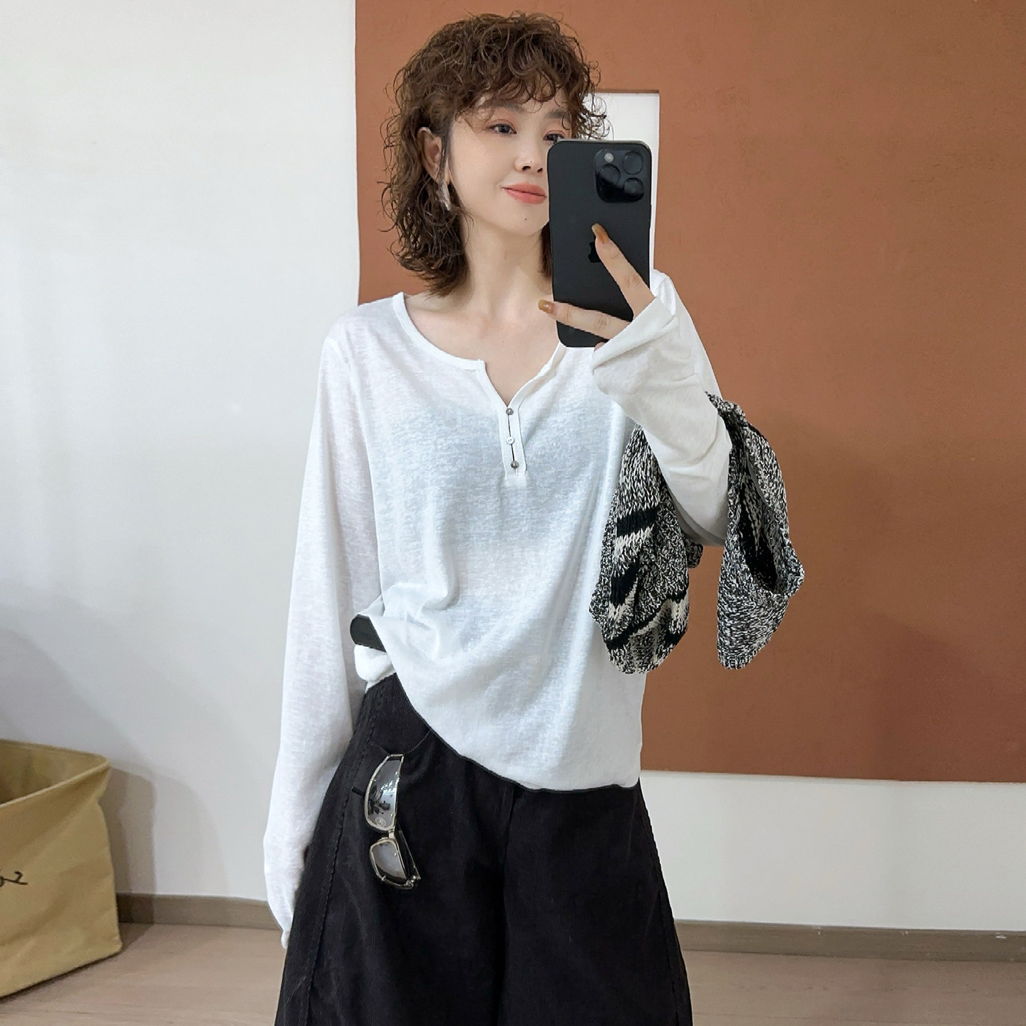 复古剪刀V领面膜长袖T恤女欧洲站