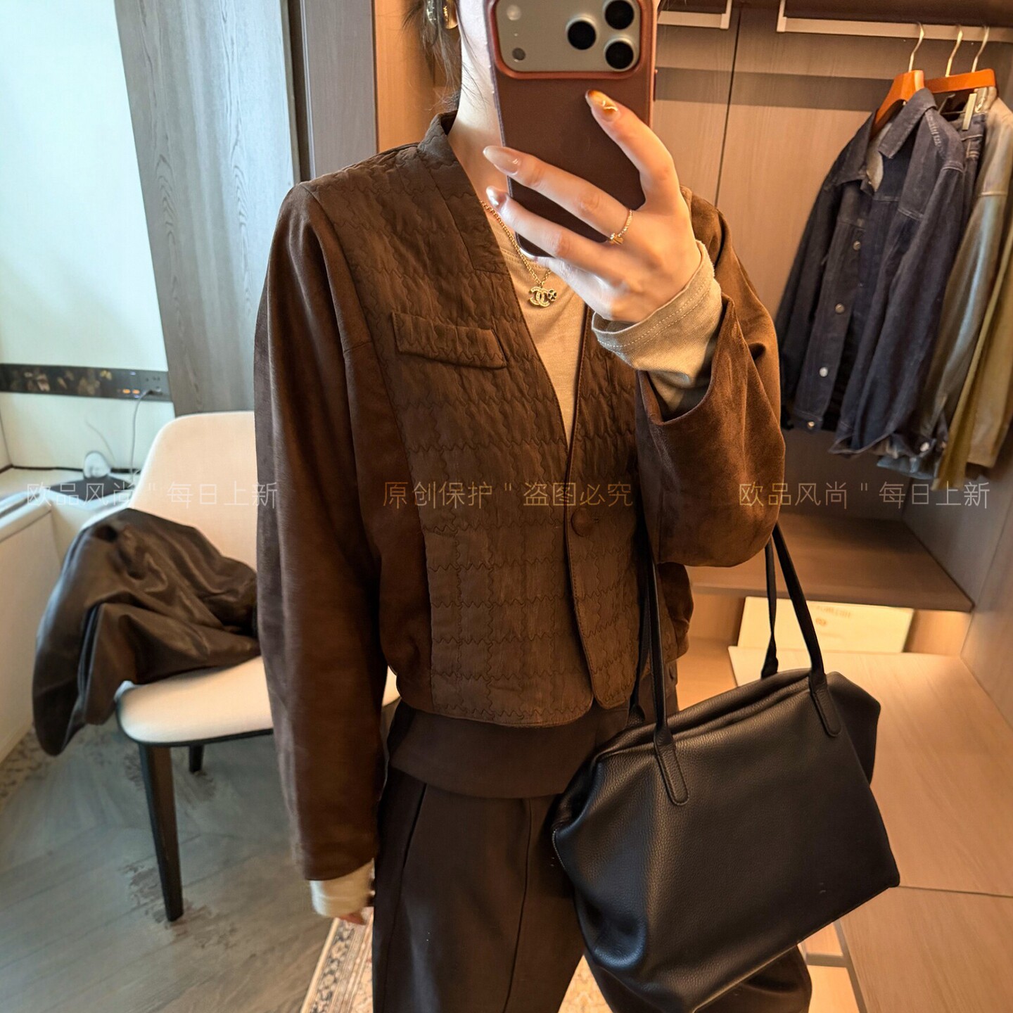 复古压格麂皮绒V领棒球服外套女