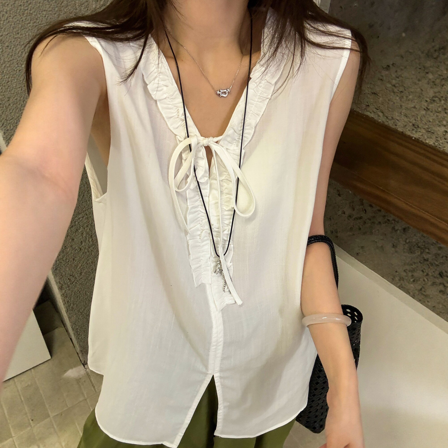 木耳边系带V领衬衫女欧货娃娃衫