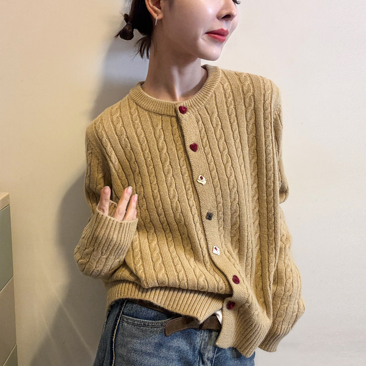 重工纽扣麻花纹羊毛针织开衫女欧洲站2025冬装新款欧货女装毛衣潮,女装/女士精品,毛针织衫,淘宝优惠券,粉丝福利购,淘宝优惠卷