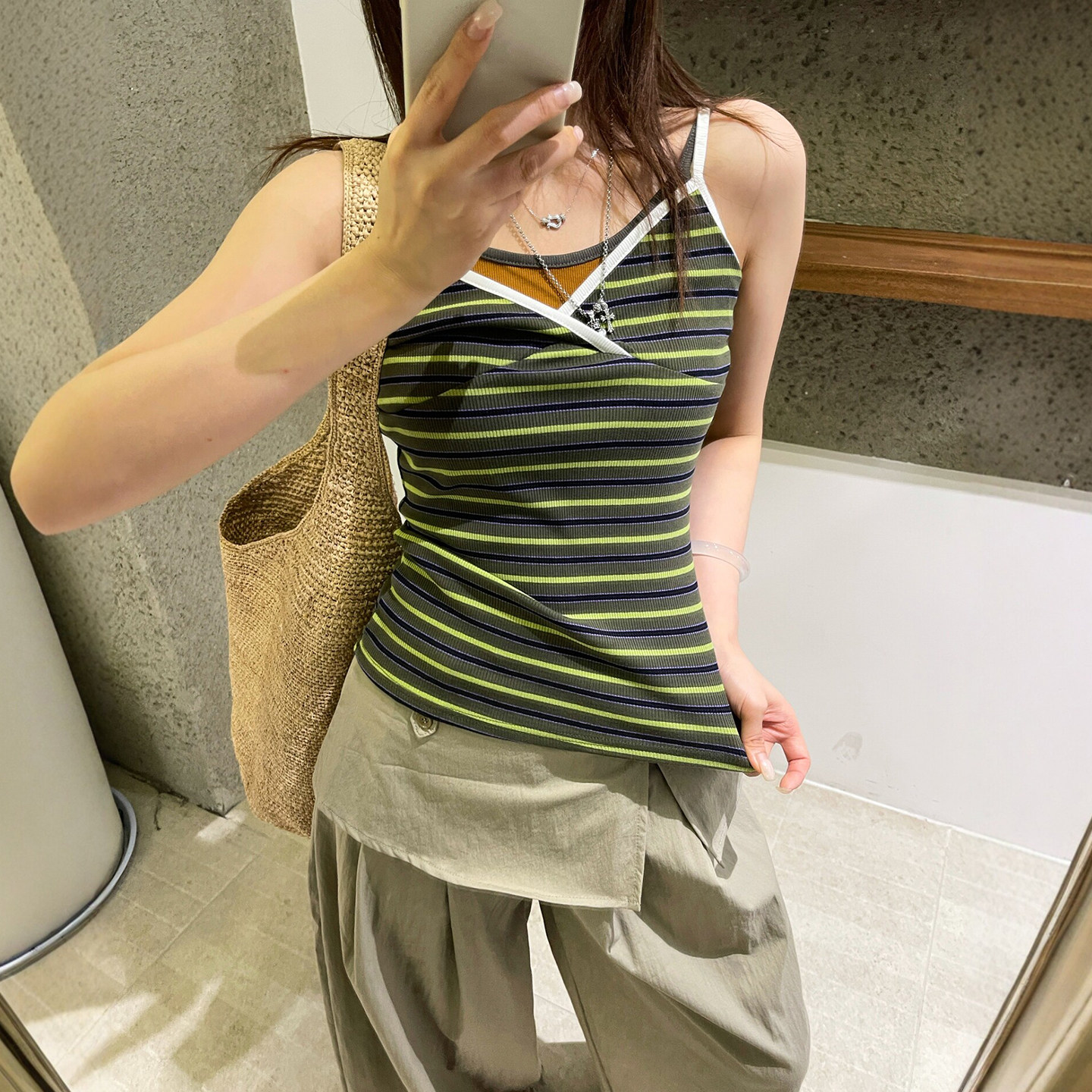 撞色条纹冰丝针织吊带背心女欧洲站2026夏季新款欧货女装打底衫潮