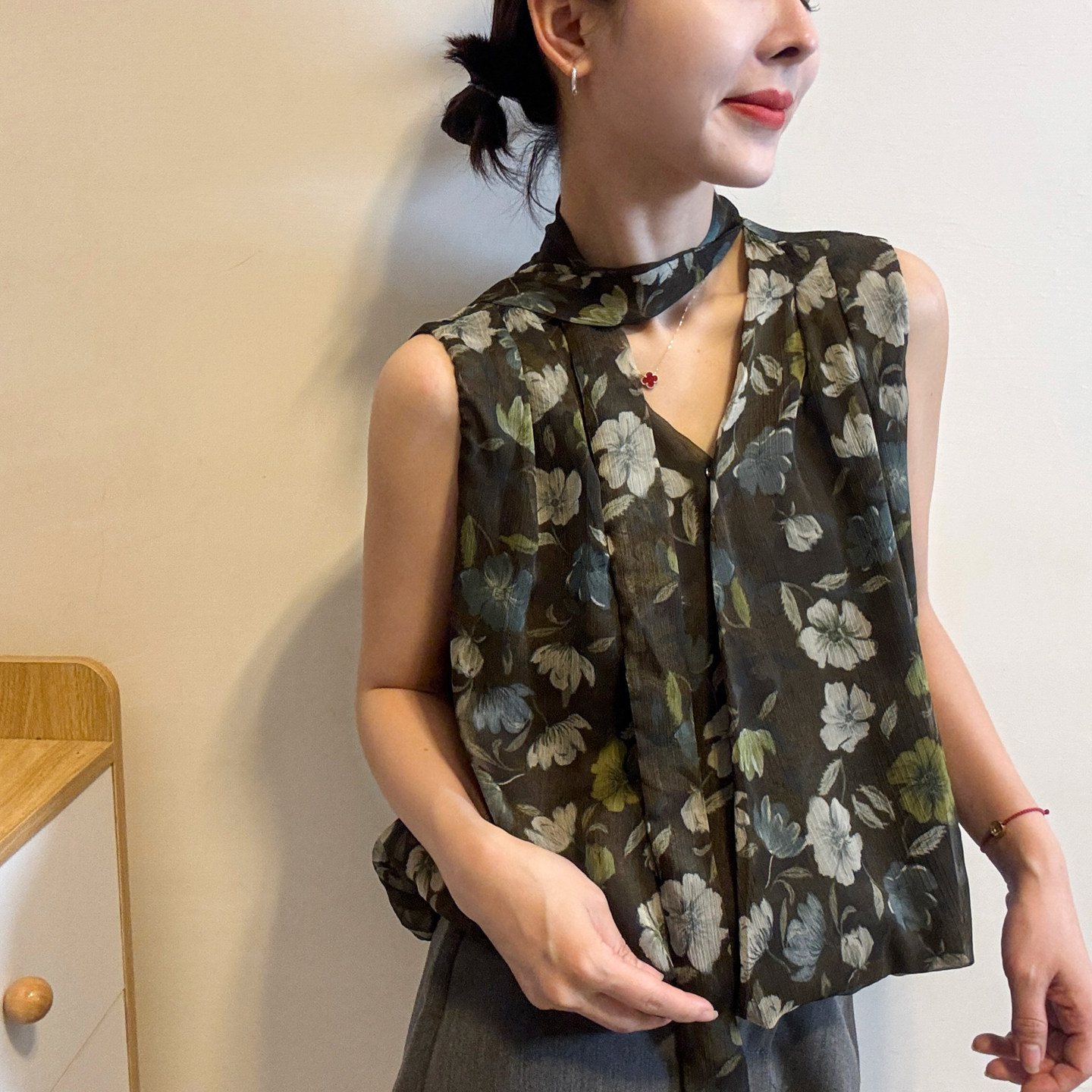复古印花飘带V领衬衫女欧洲站2026夏季新款欧货女装A字娃娃小衫潮
