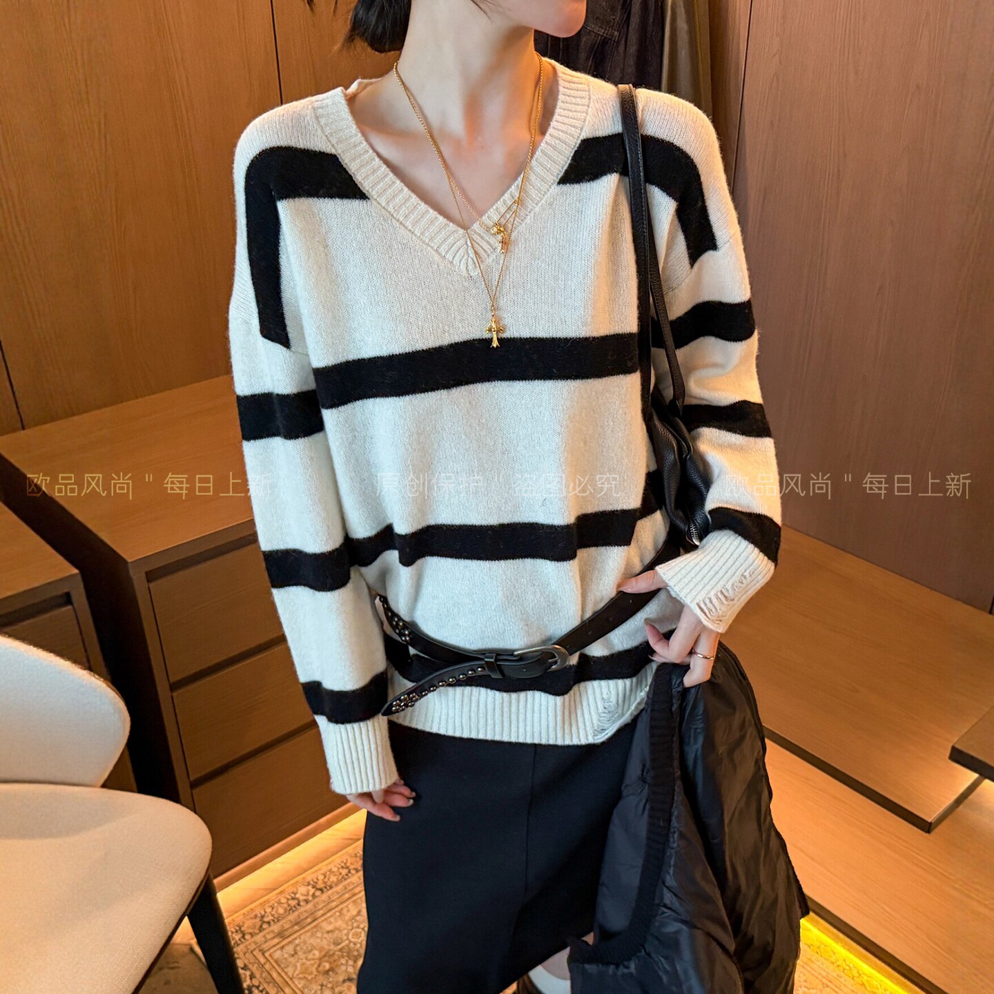100%羊毛V领条纹针织衫女欧洲站