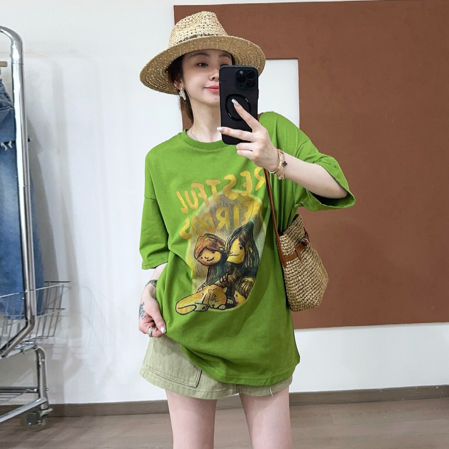 卡通字母印花大版T恤女欧货上衣