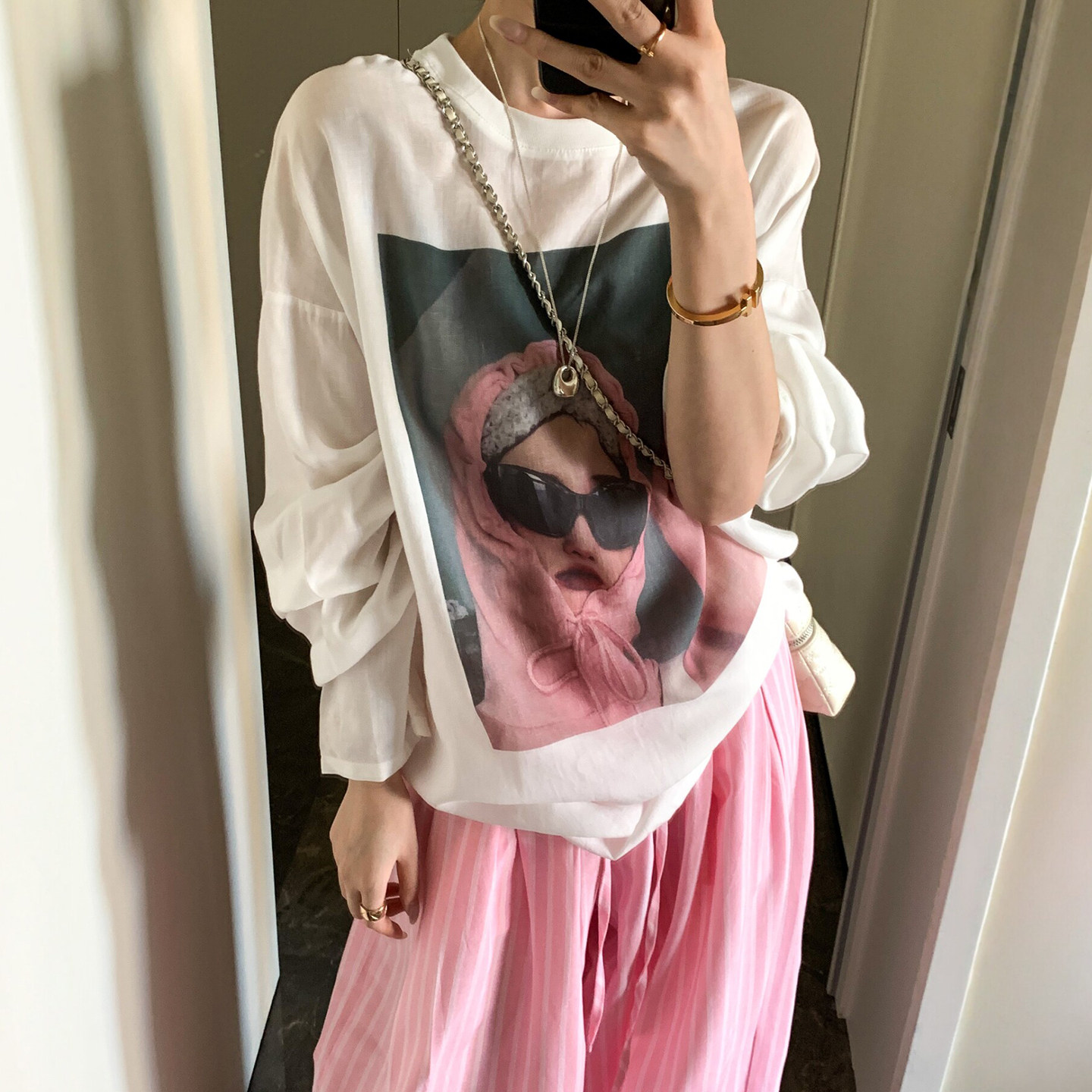卡通女孩印花大版T恤女欧货上衣