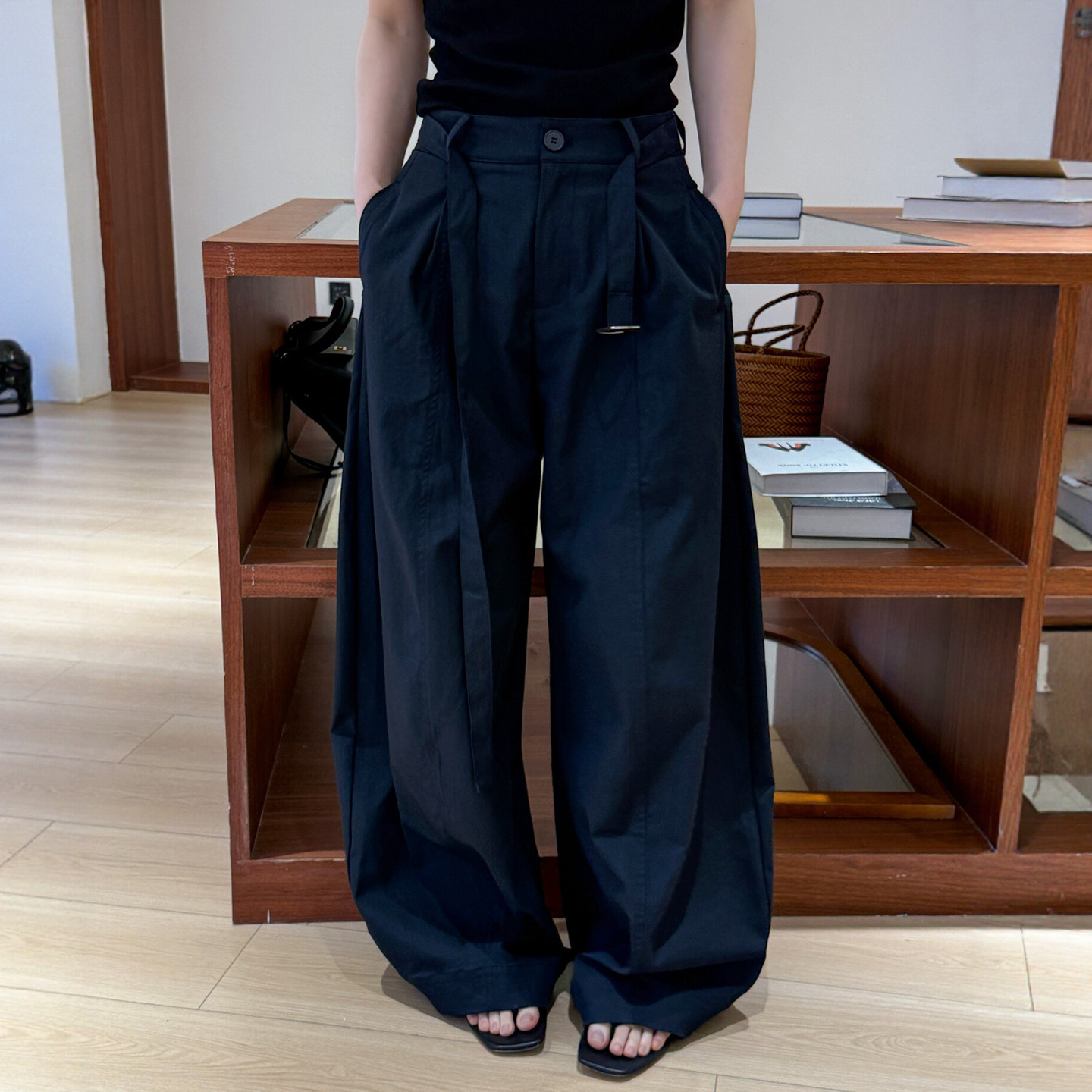 配腰带拖地工装阔腿裤女欧洲站2026春装新款欧货女装时尚休闲裤潮