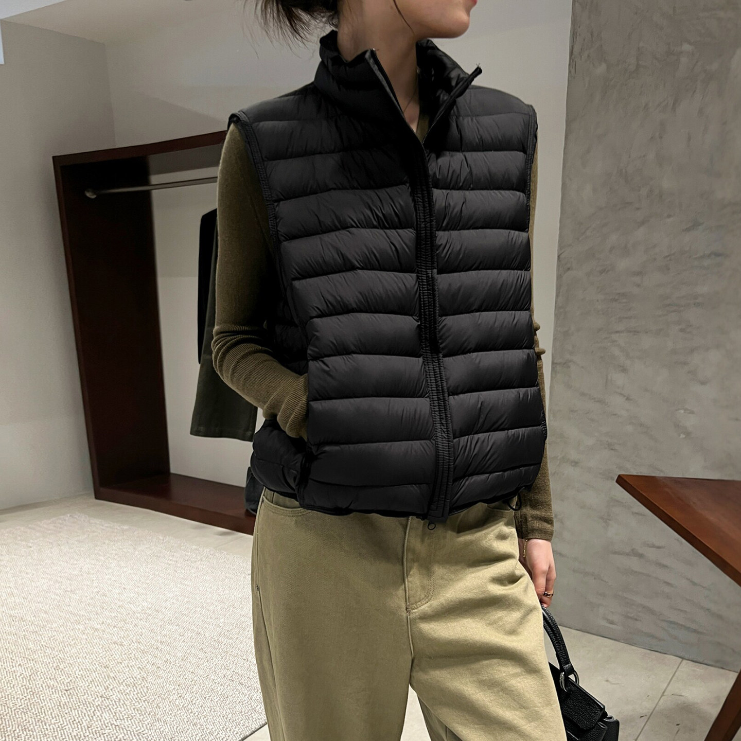 下摆抽绳排骨羽绒服马甲女欧洲站