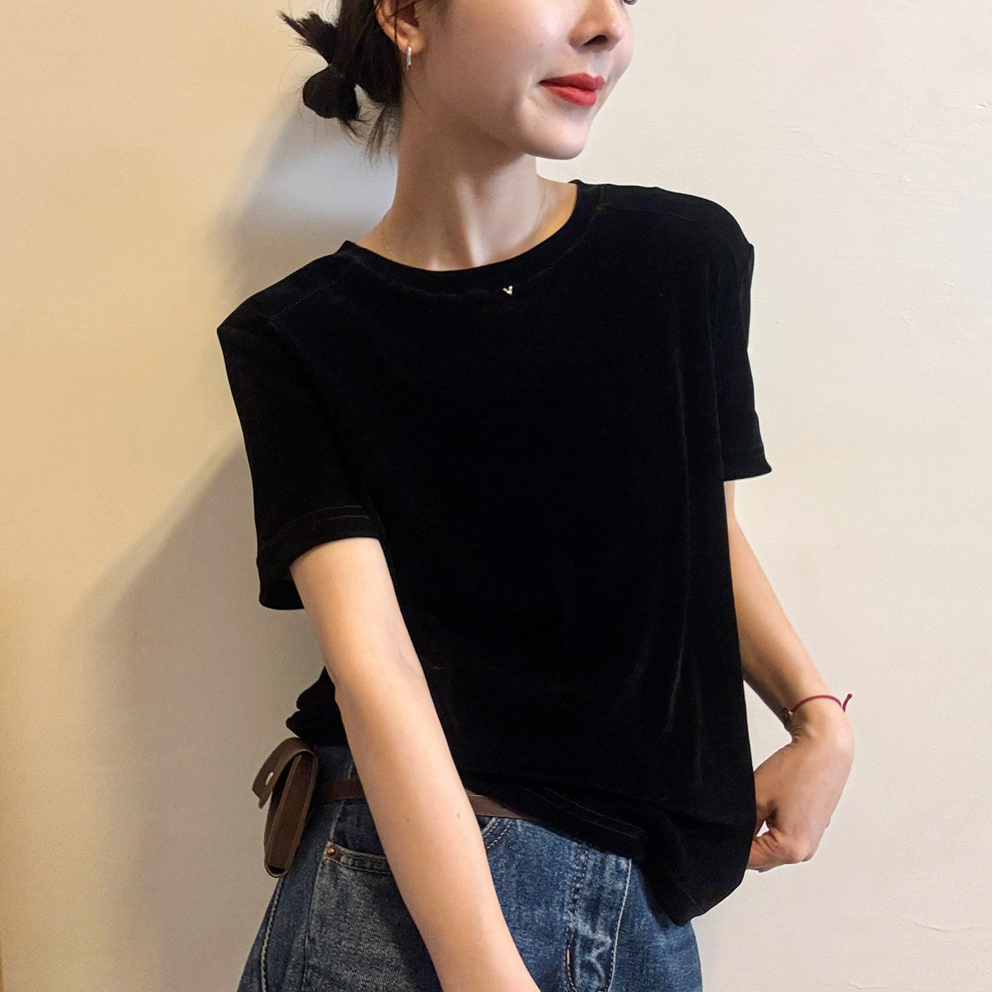 字母贴标金丝绒短袖T恤女欧洲站2026春装新款欧货女装打底小衫潮