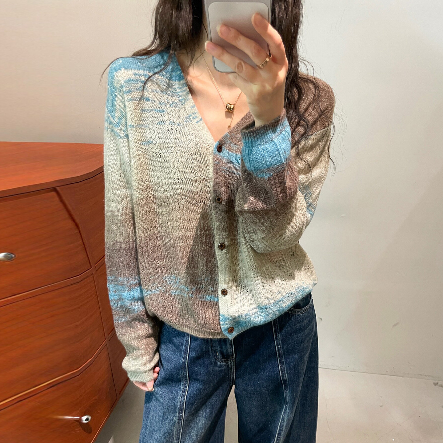 渐变色V领水溶羊毛针织开衫欧货