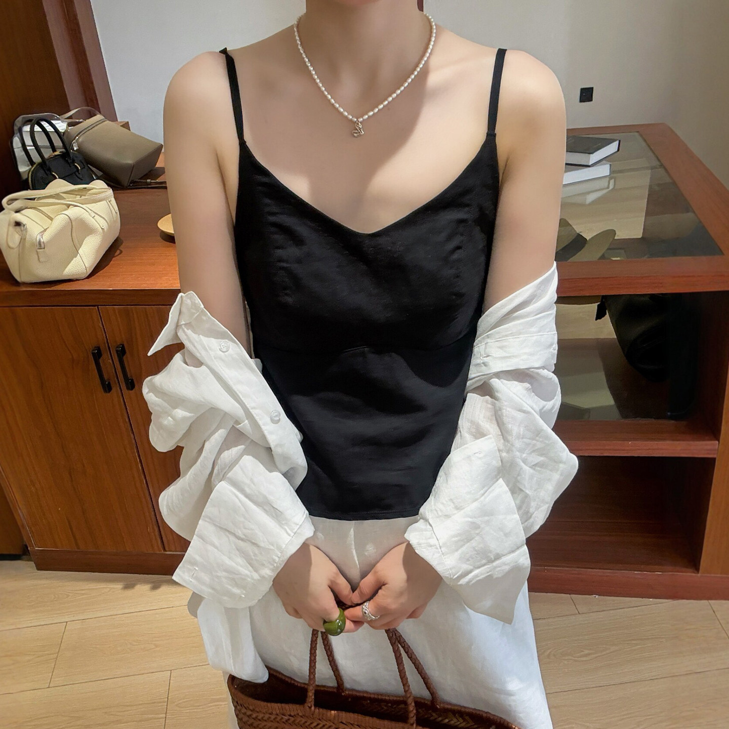 基础款带胸垫吊带背心女欧洲站2026夏季新款欧货女装短款打底衫潮