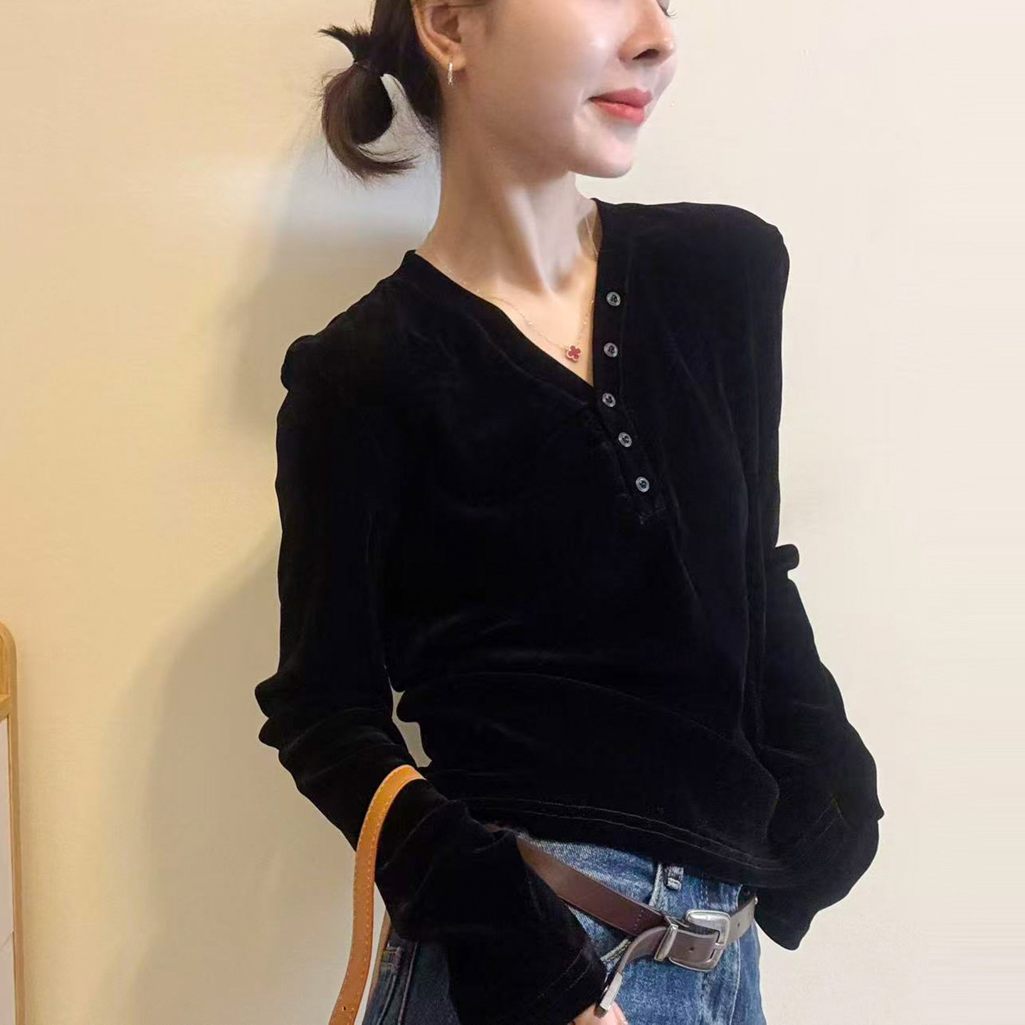 金丝绒V领长袖T恤女欧洲站打底衫