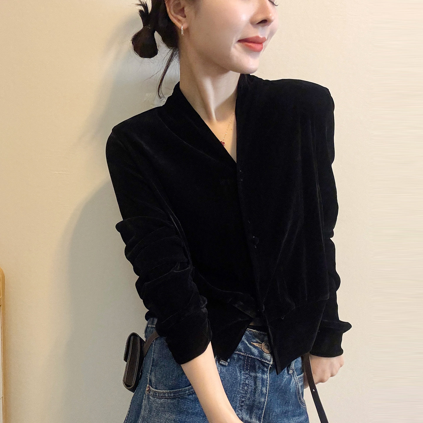复古V领金丝绒长袖衬衫女欧洲站