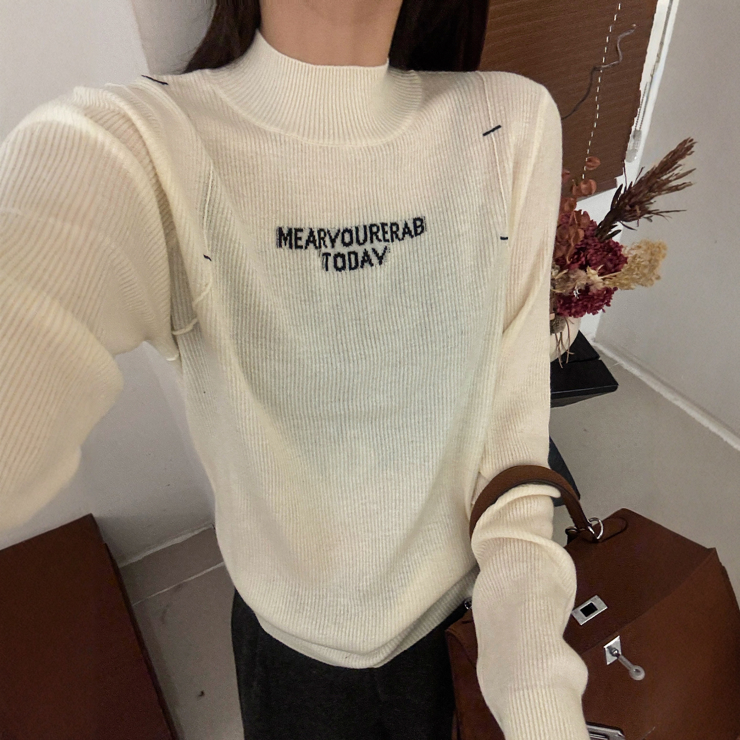 字母刺绣半高领羊毛针织衫女欧货