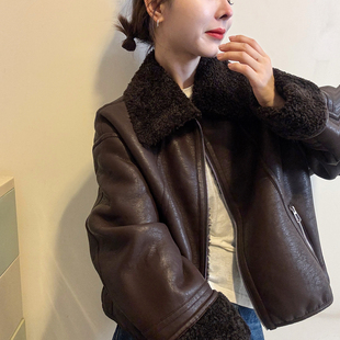 短款 欧货女装 上衣潮 新款 羊羔毛翻领皮毛一体外套女欧洲站2025冬装