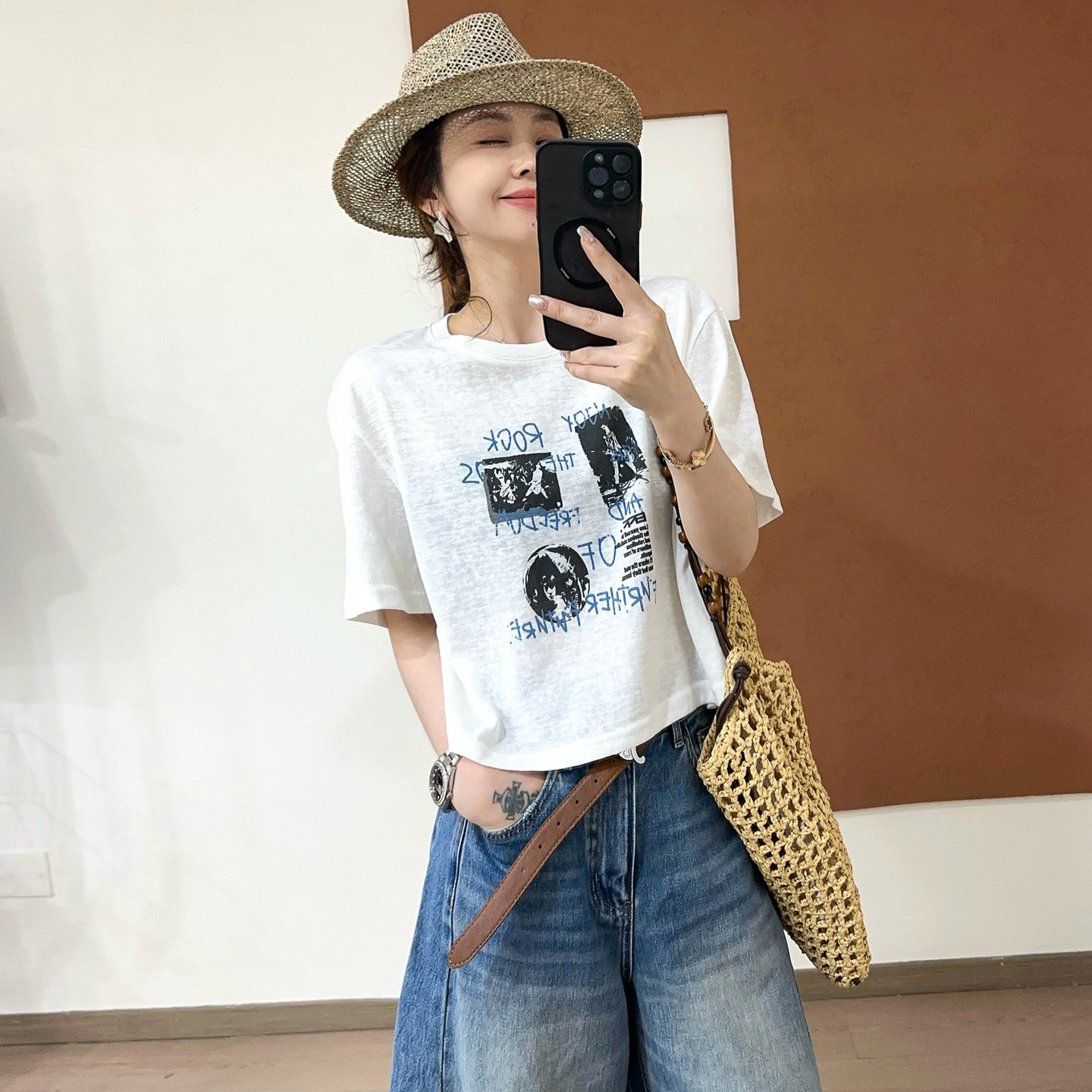 字母印花修身短款T恤女欧货上衣