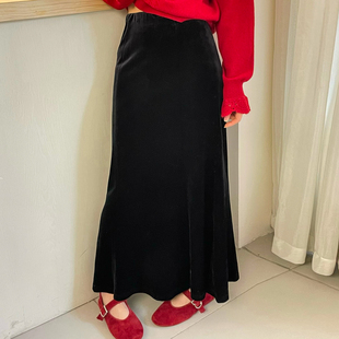 金丝绒A字鱼尾半身裙女欧洲站2025冬装新款欧货女装时尚包臀裙潮