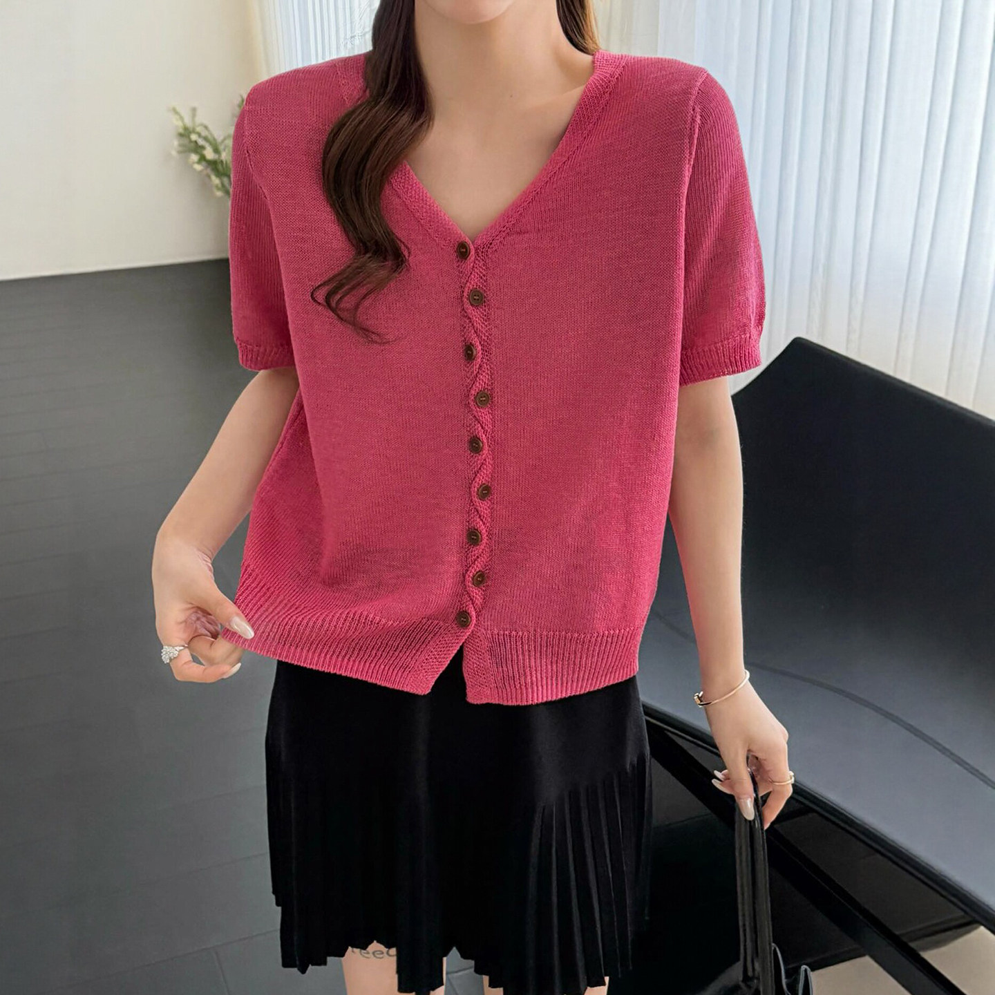 纽扣设计V领冰丝针织开衫女欧货