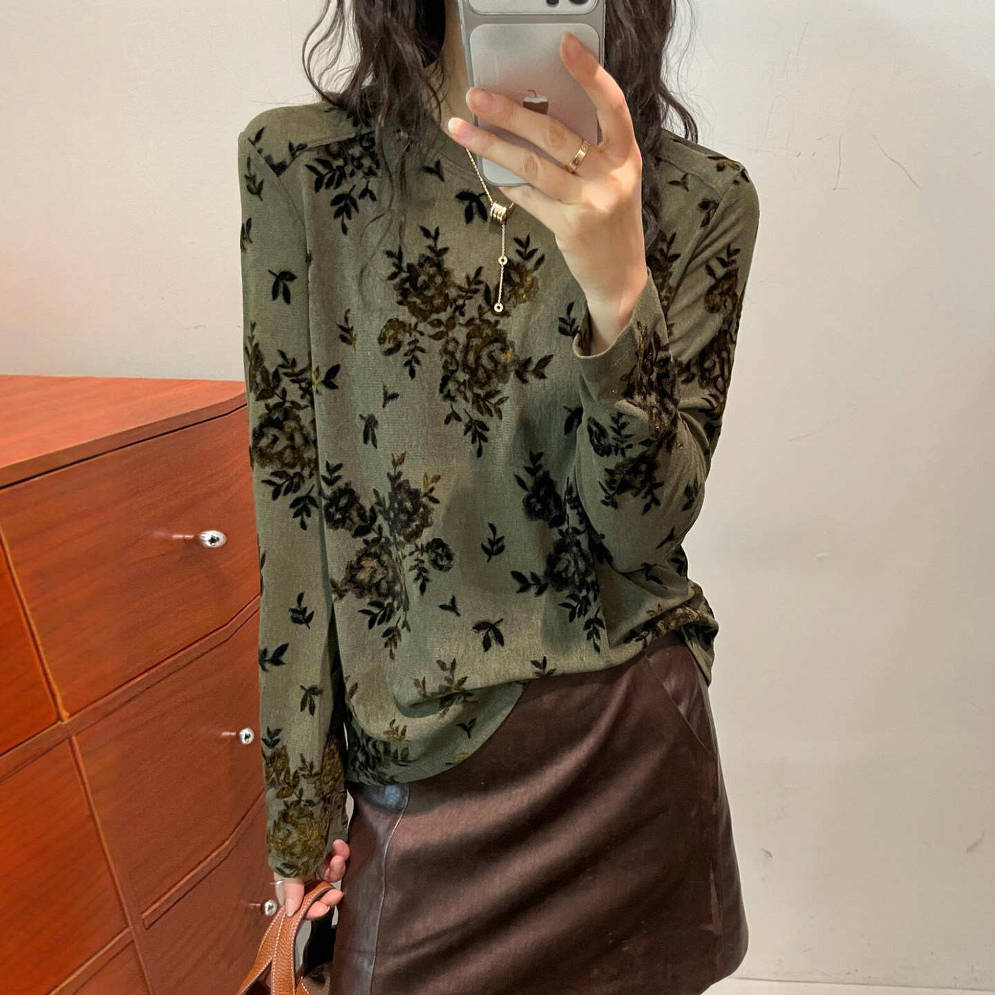 复古刺绣植绒长袖T恤女欧货上衣