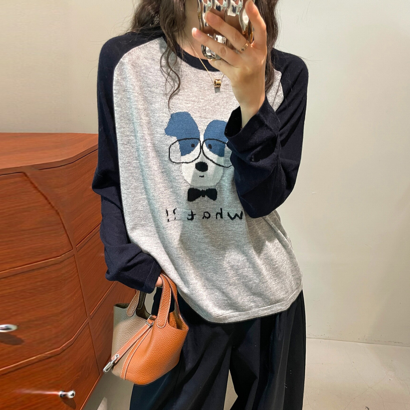 小狗刺绣细羊毛针织衫女欧货上衣