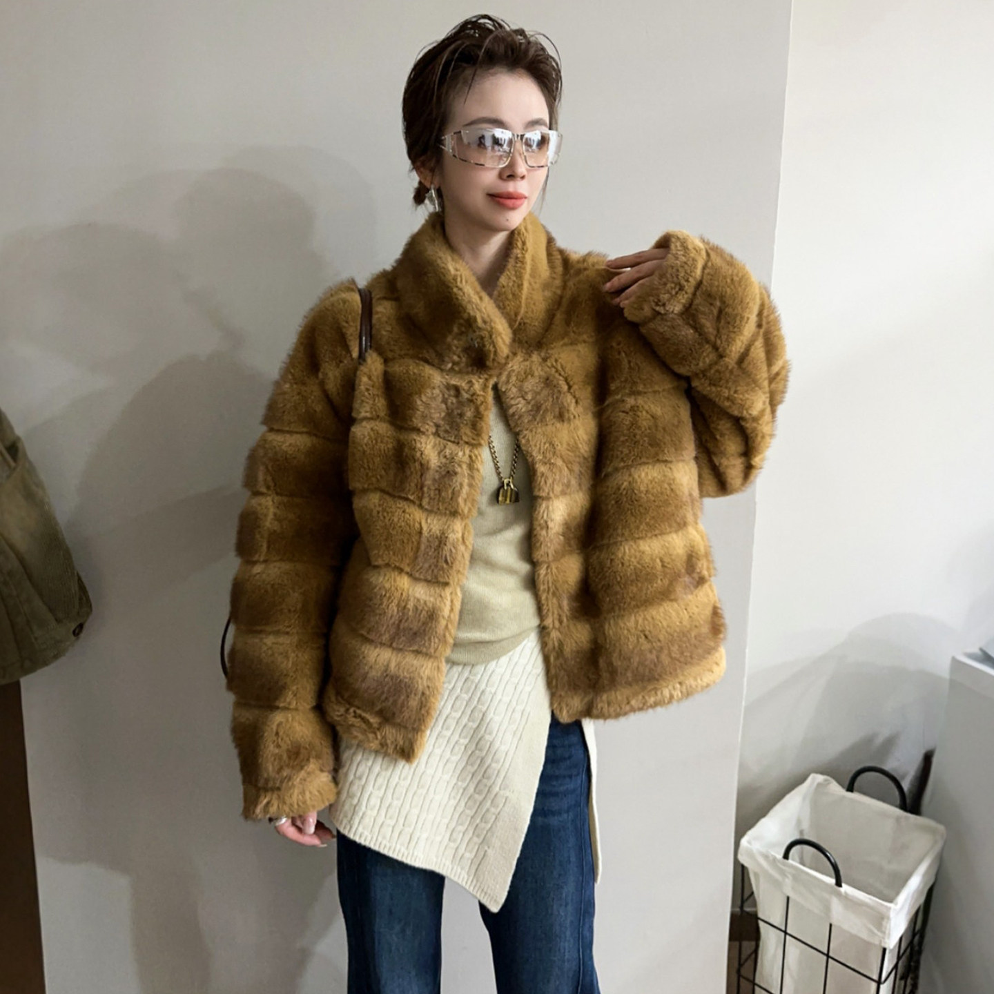 羊羔毛皮毛一体短外套女欧洲站2025冬装新款欧货女装小个子上衣潮,女装/女士精品,短外套,淘宝优惠券,粉丝福利购,淘宝优惠卷