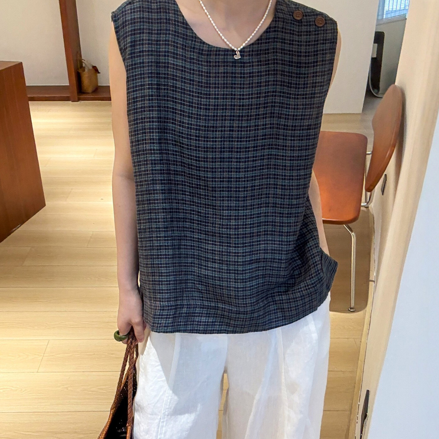 纽扣设计格子无袖衬衫女欧货上衣