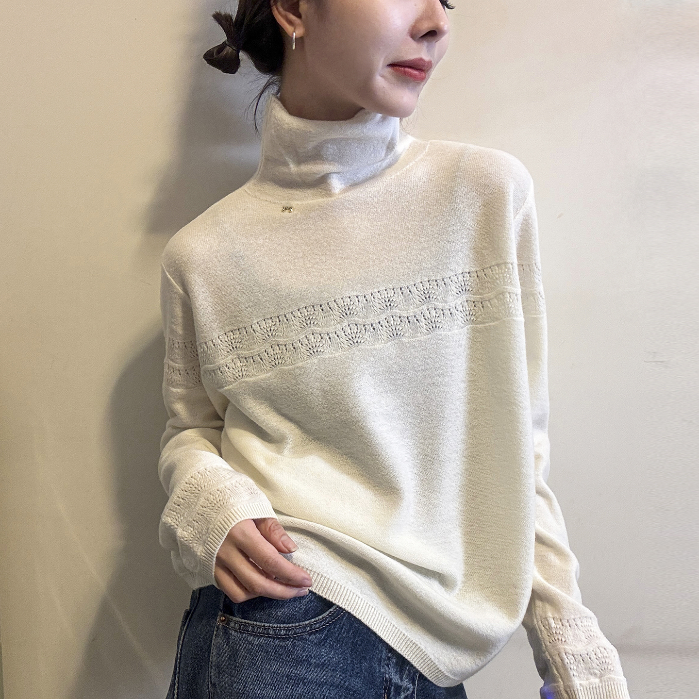 镂空钩花堆堆领羊毛针织衫女欧货