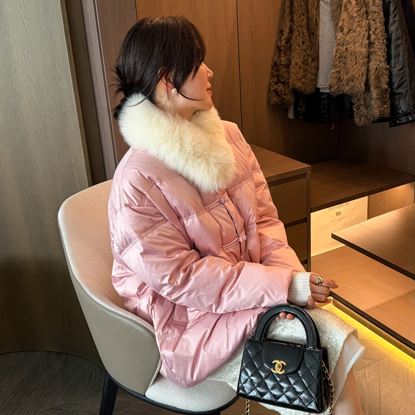 狐狸毛领盘扣面包羽绒服女欧洲站2026春装新款欧货女装时尚外套潮