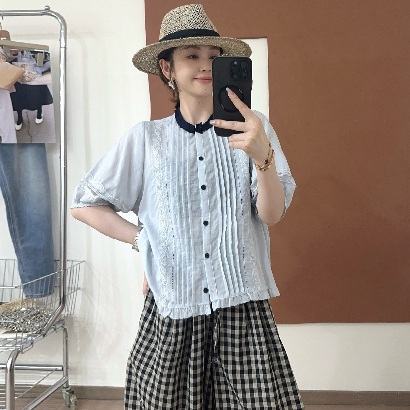 蕾丝拼接A字泡泡袖衬衫女欧洲站