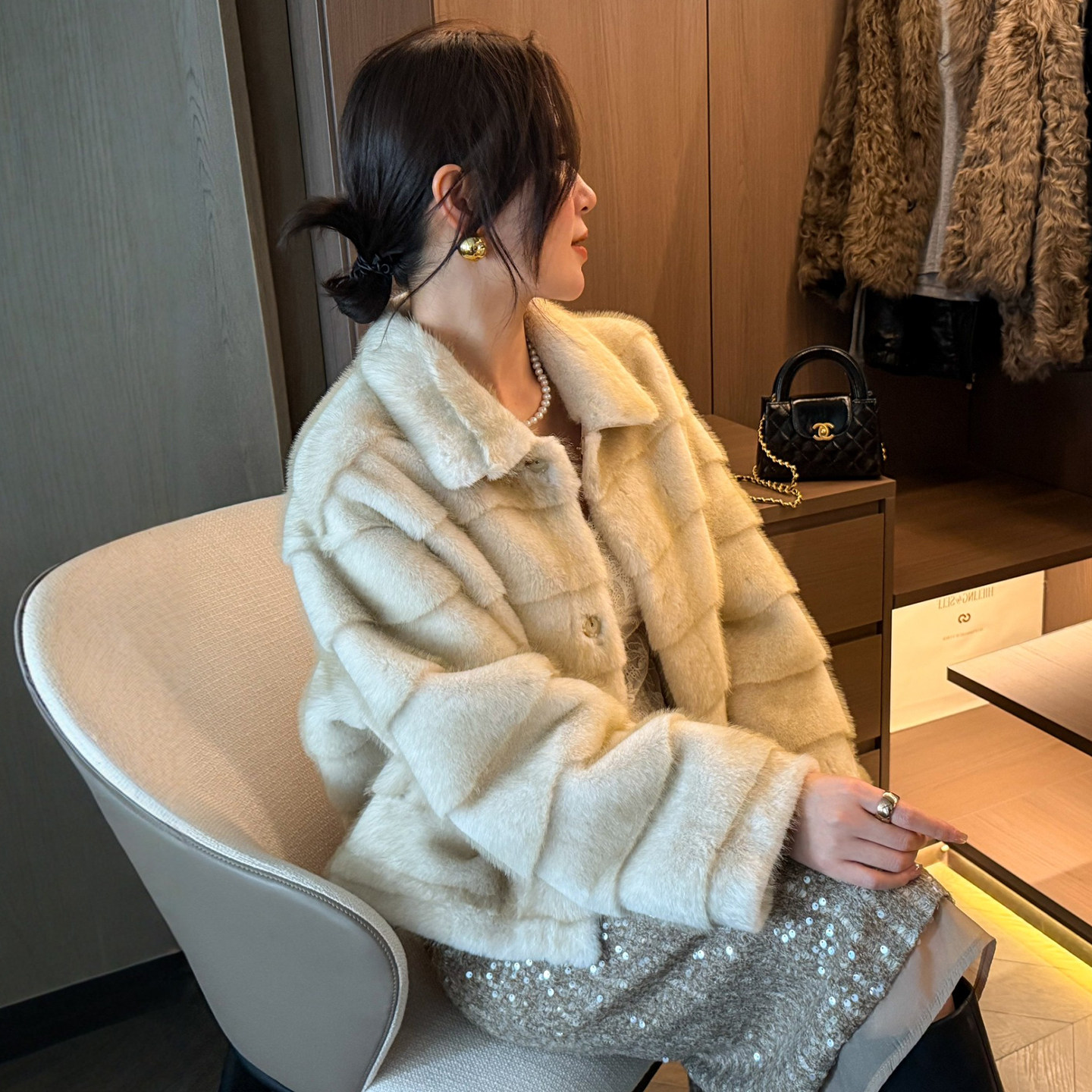 羊羔毛皮毛一体翻领外套女欧洲站2025冬装新款欧货女装短款上衣潮,女装/女士精品,短外套,淘宝优惠券,粉丝福利购,淘宝优惠卷