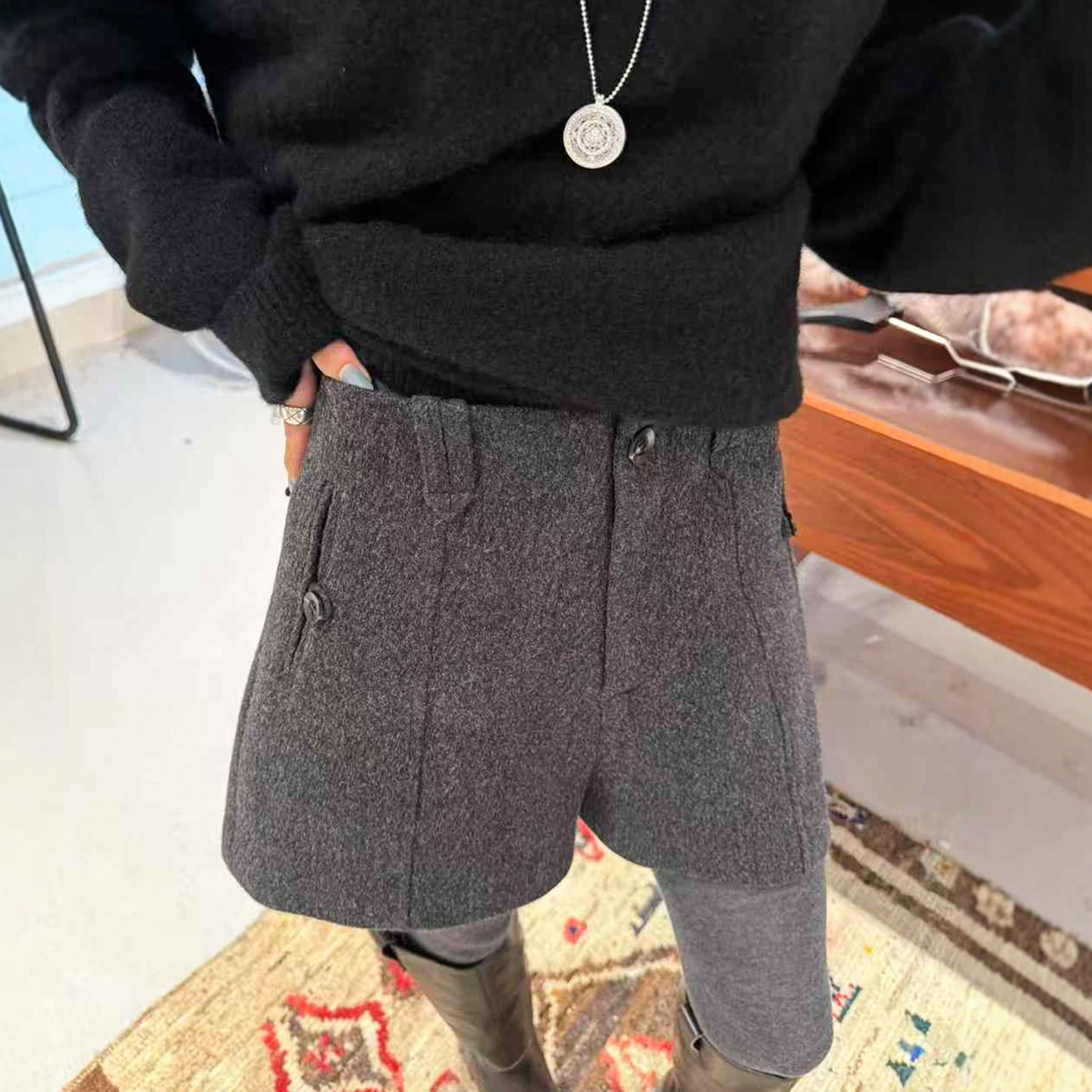 口袋纽扣羊毛呢阔腿短裤女欧洲站2025冬装新款欧货女装休闲靴裤潮