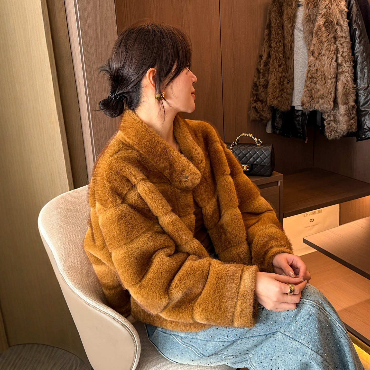 羊羔毛皮毛一体短外套女欧洲站2025冬装新款欧货女装小个子上衣潮,女装/女士精品,短外套,淘宝优惠券,粉丝福利购,淘宝优惠卷