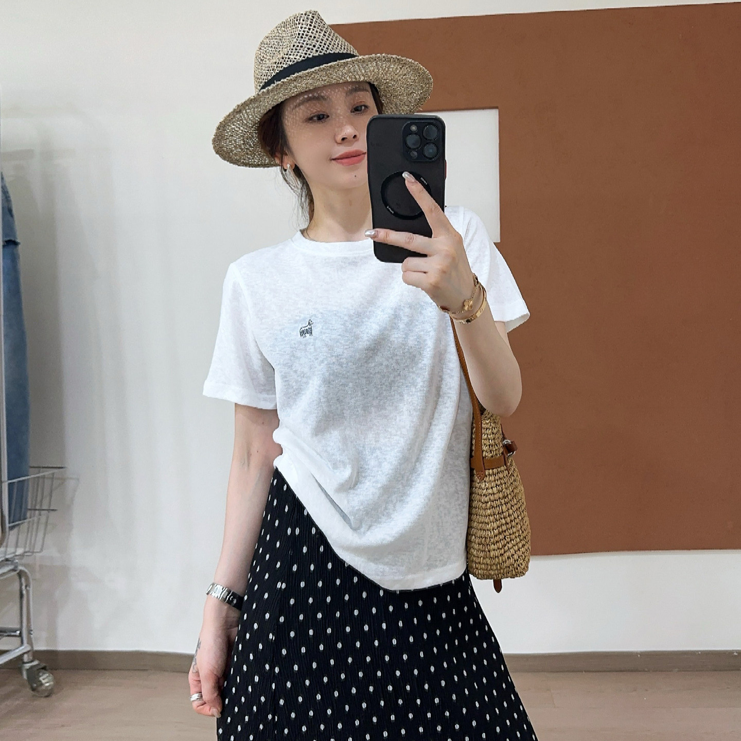 小马刺绣修身短袖T恤女欧货上衣