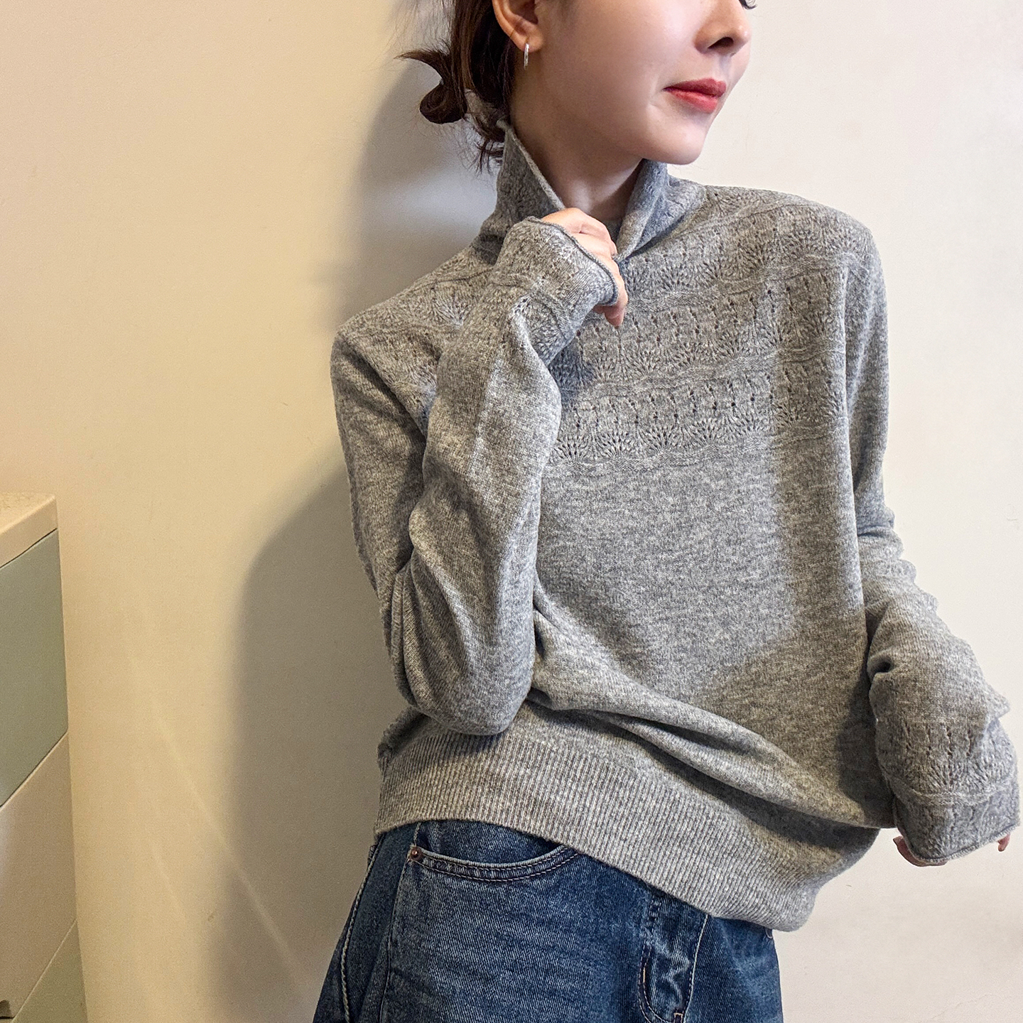 镂空钩花半高领羊毛针织衫女欧货