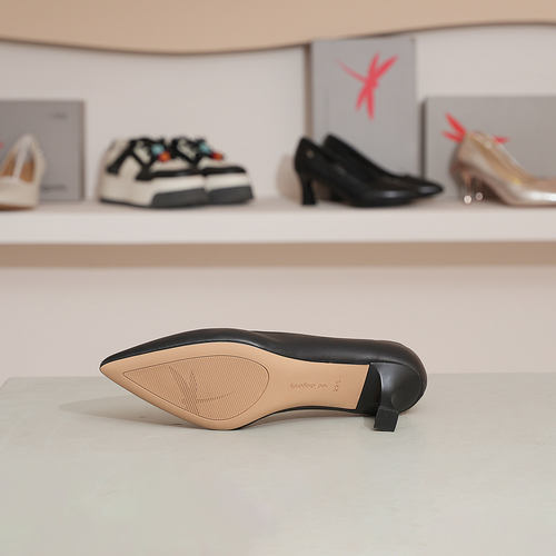 红蜻蜓气质尖头浅口单鞋BC77003033女2025新款BC77003031高跟鞋