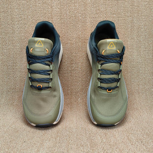 英国加宽型户外多色情侣越野跑鞋轻便软底全地形防滑都市运动旅游
