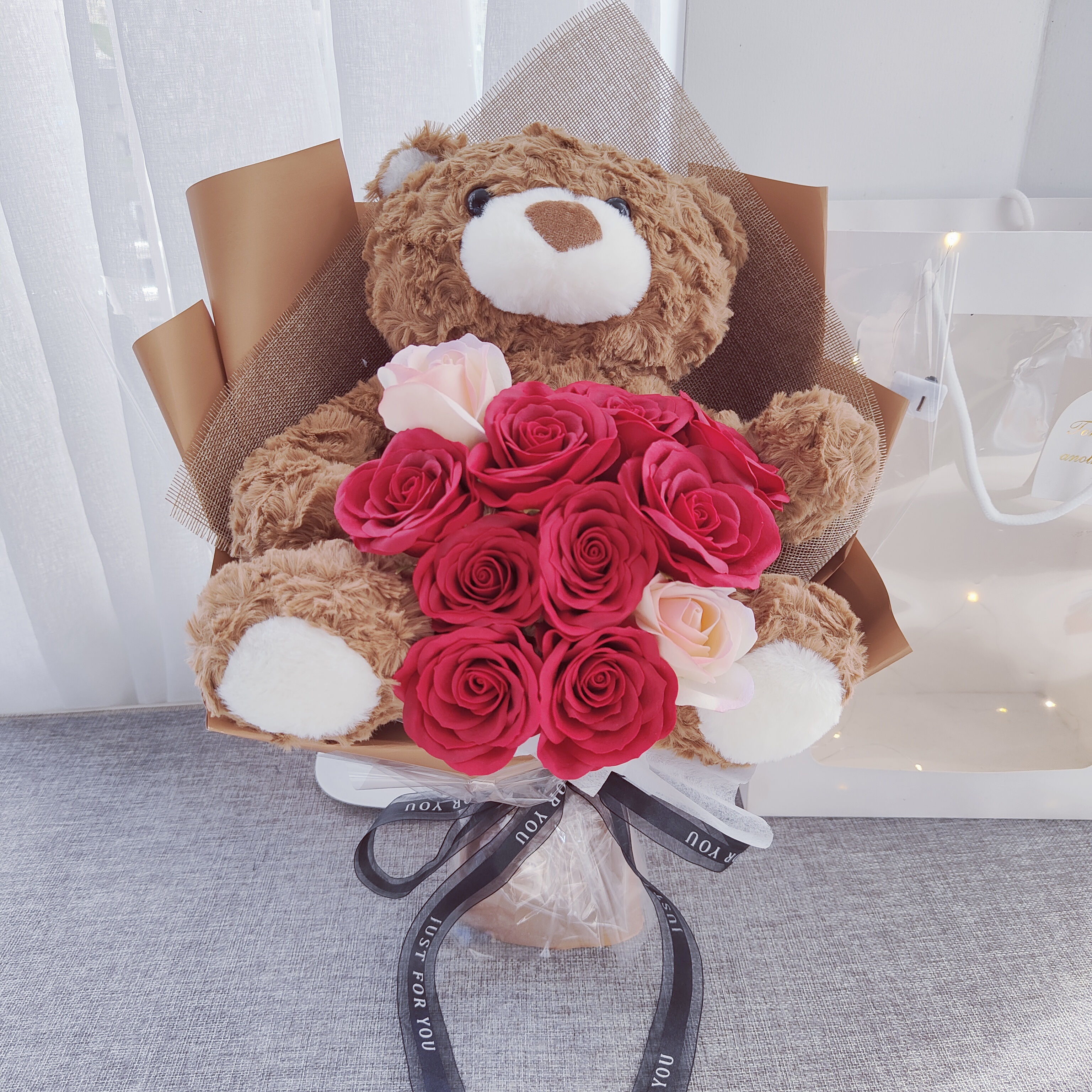 创意花束小熊战士可爱泰迪熊生日礼物送女友礼物情人节花束成品