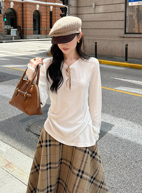金苏一 收腰开衩长袖T恤女2026秋冬韩版显瘦羊毛打底衫磨毛上衣