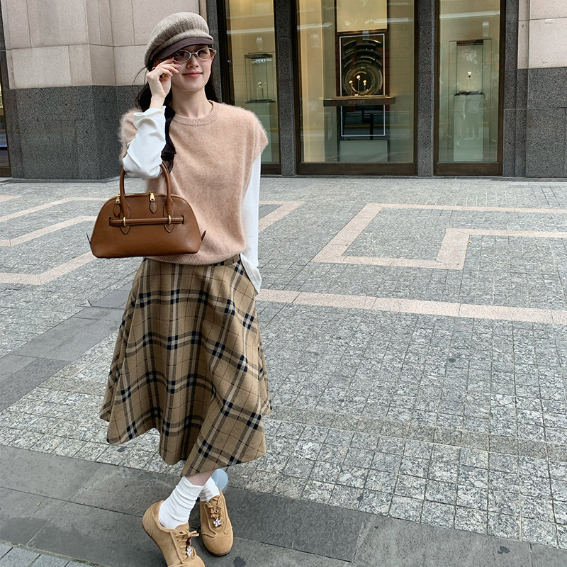 金苏一 卡其格子毛呢半身裙女2026秋冬韩版高腰显瘦不规则裙子潮
