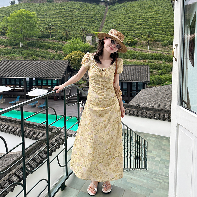 金苏一 印花短袖连衣裙女2026夏季韩版收腰显瘦黄色碎花长裙子潮