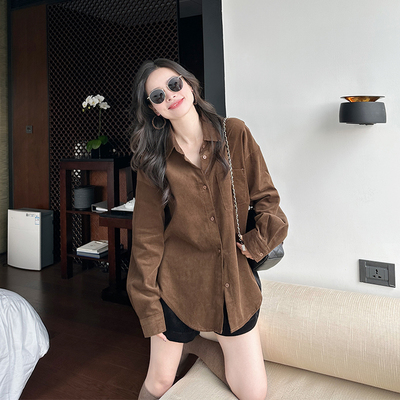 秋冬叠穿灯芯绒衬衫上衣