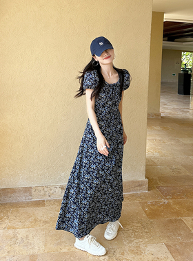 金苏一藏蓝色碎花连衣裙2025夏季韩版收腰显瘦短袖长裙chic碎花裙