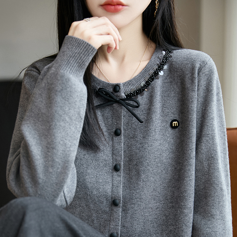 新款春秋外搭洋气大码女装上衣