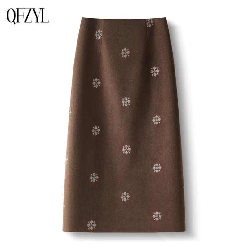 咖色羊毛半身裙女2026新款春秋高腰复古刺绣毛呢A字包臀裙子冬裙,女装/女士精品,大码半身裙,淘宝优惠券,粉丝福利购,淘宝优惠卷