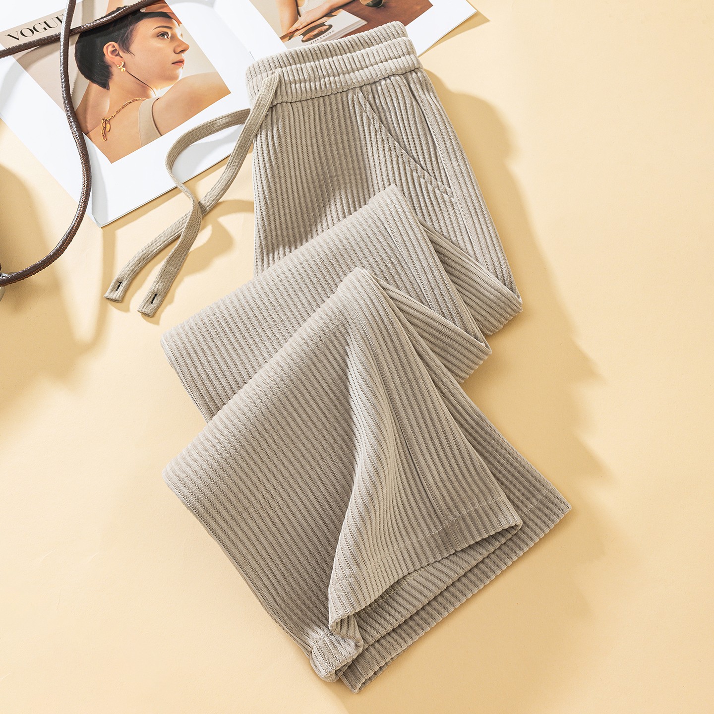 慵懒风灯芯绒阔腿裤女冬季