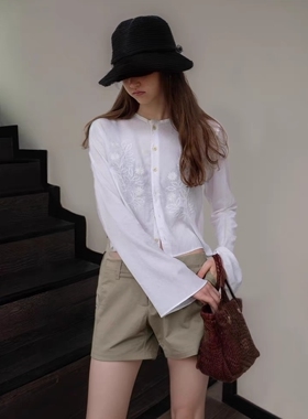 重工米粒植物绣花 雨露亚麻混纺 微喇短款衬衫