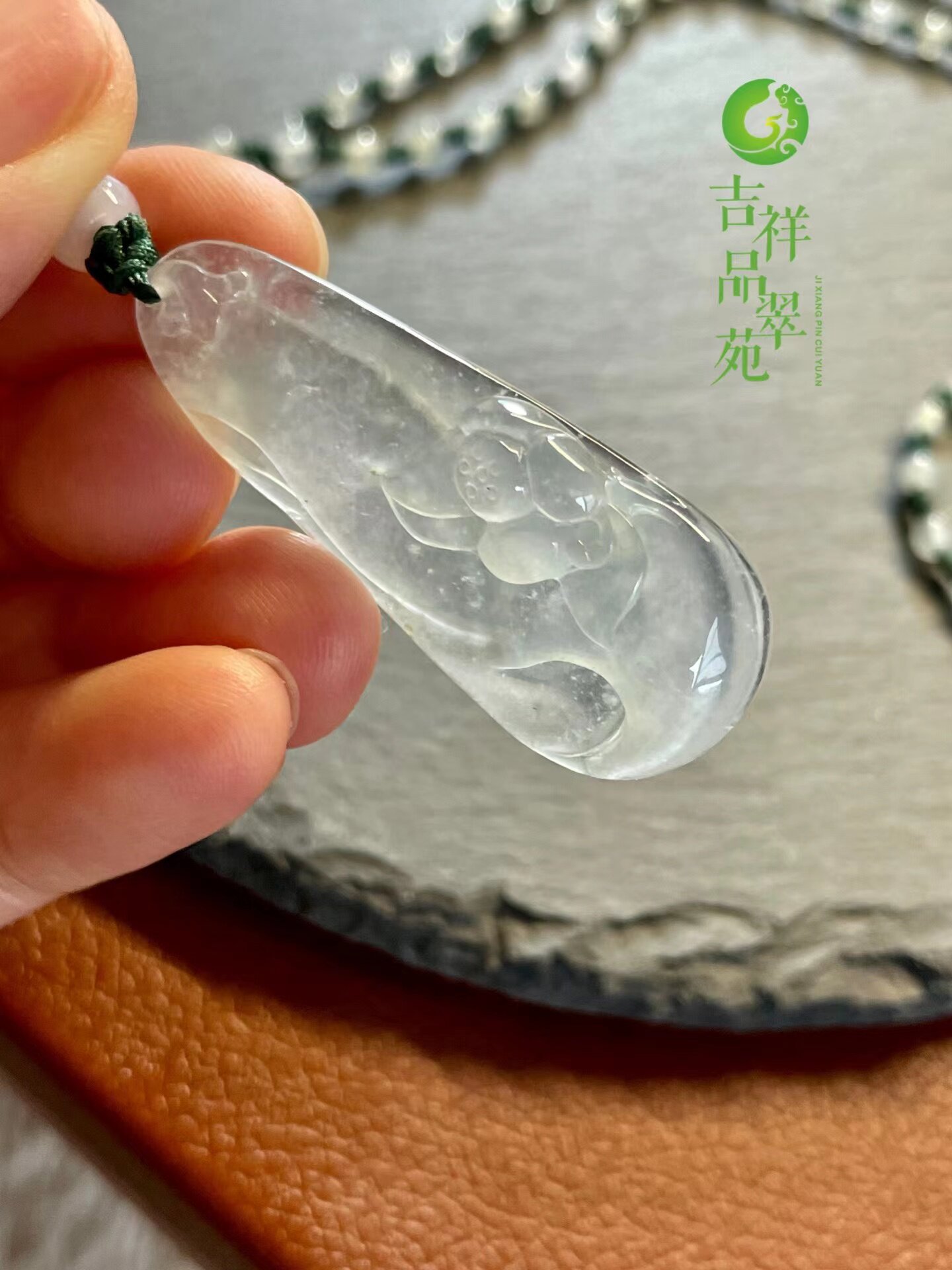 高冰种起胶莲花牌缅甸玉石长项链